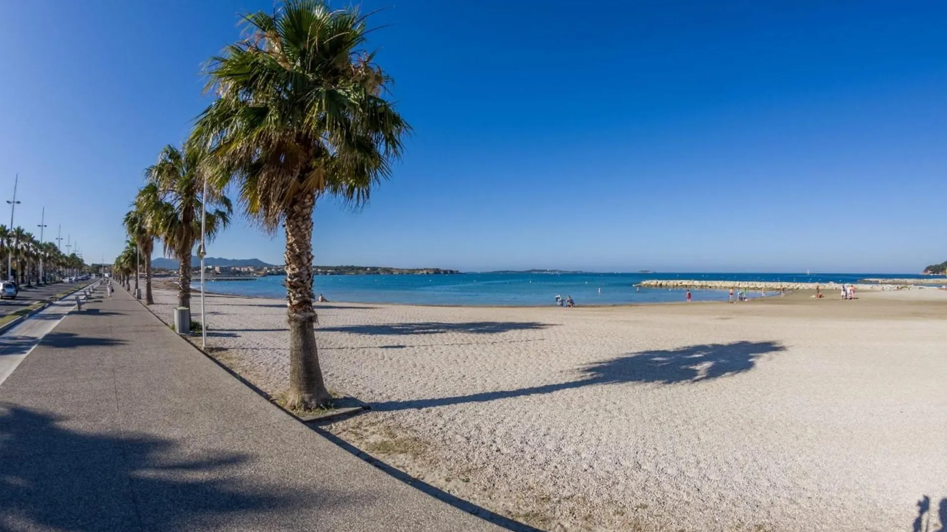Pleasant Seaside Cocoon Apartment Six-Fours-les-Plages
